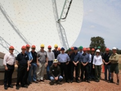 ASKAIC members visit the Parkes Testbed Facility, used for testing ASKAP's systems, in November 2008.